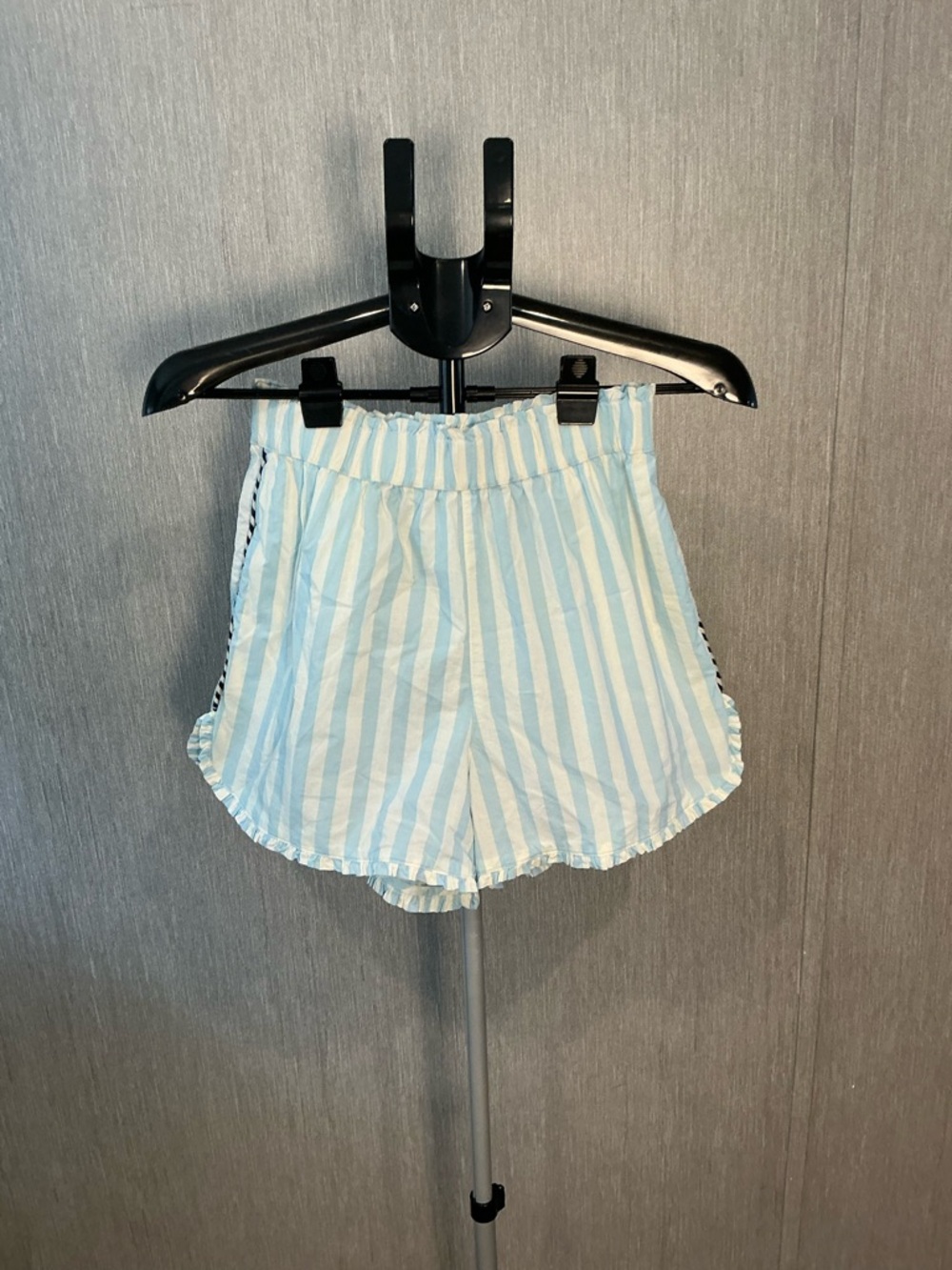 NWOT Light Blue & White Striped Ruffle-Hem Casual Shorts Size Small